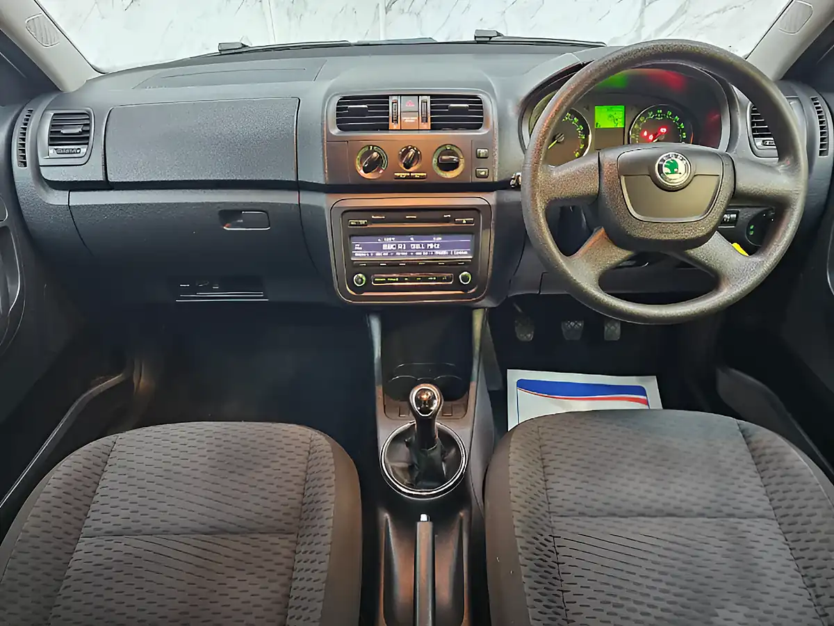 Used 2012 Skoda Fabia Greenline Ii Silver - Interior and Exterior details 11