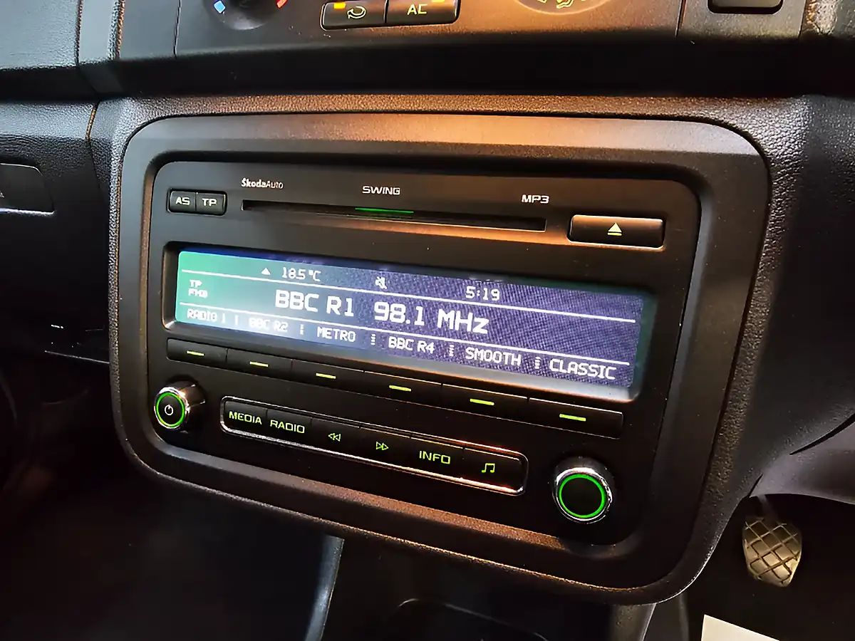 Used 2012 Skoda Fabia Greenline Ii Silver - Interior and Exterior details 16
