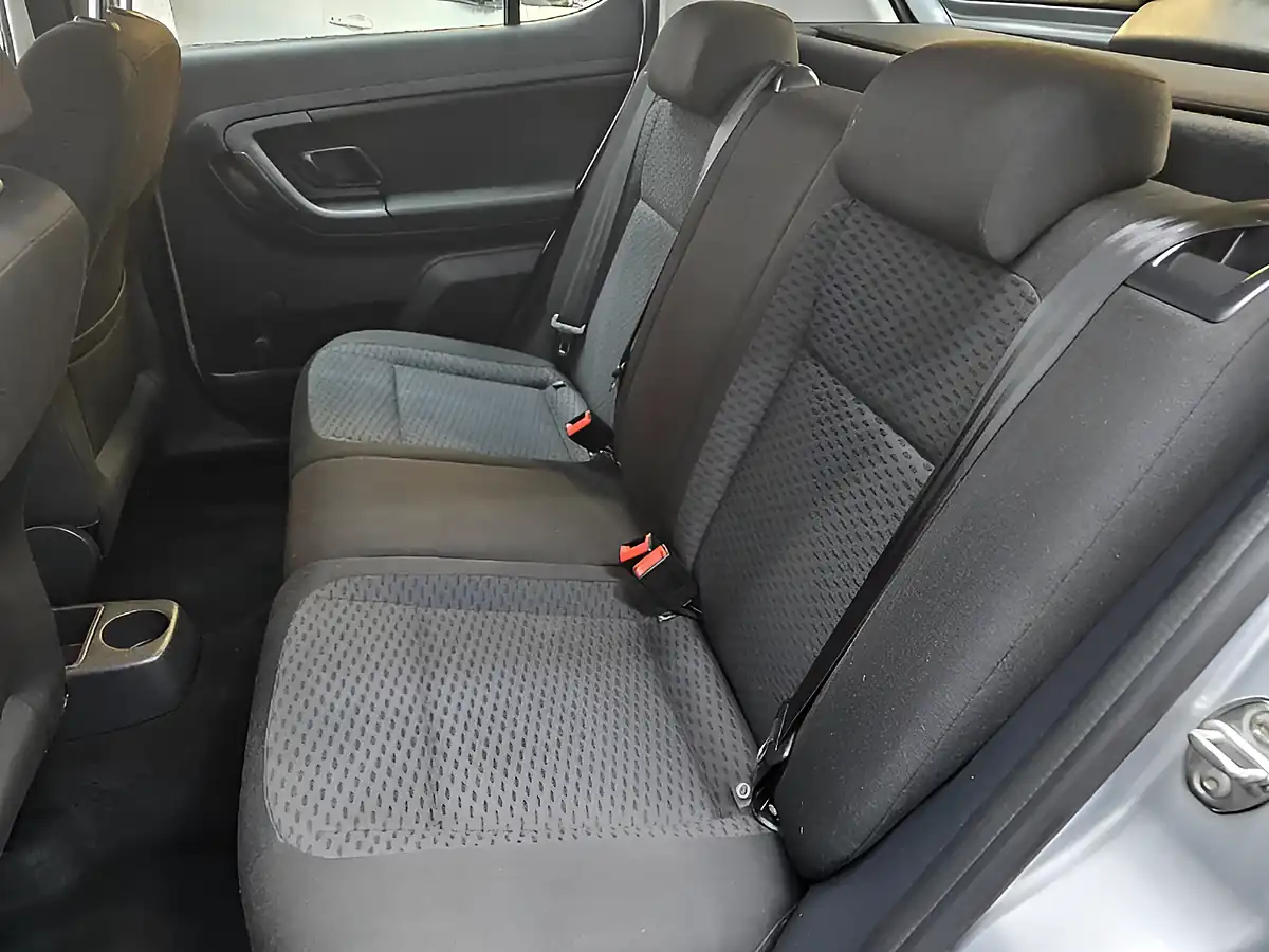 Used 2012 Skoda Fabia Greenline Ii Silver - Interior and Exterior details 18