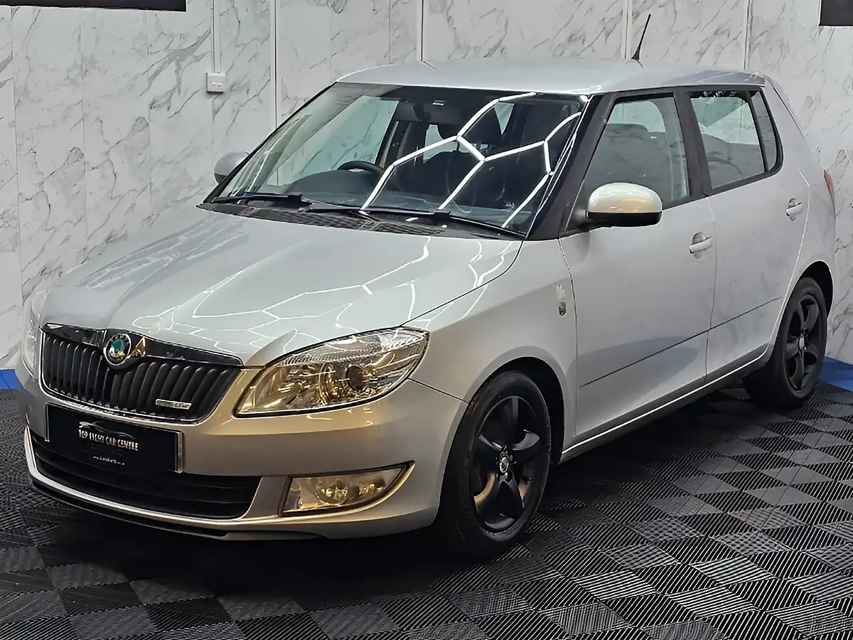 Used 2012 Skoda Fabia Greenline Ii Silver - Interior and Exterior details 4