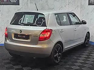 Used 2012 Skoda Fabia Greenline Ii Silver - Interior and Exterior details 8