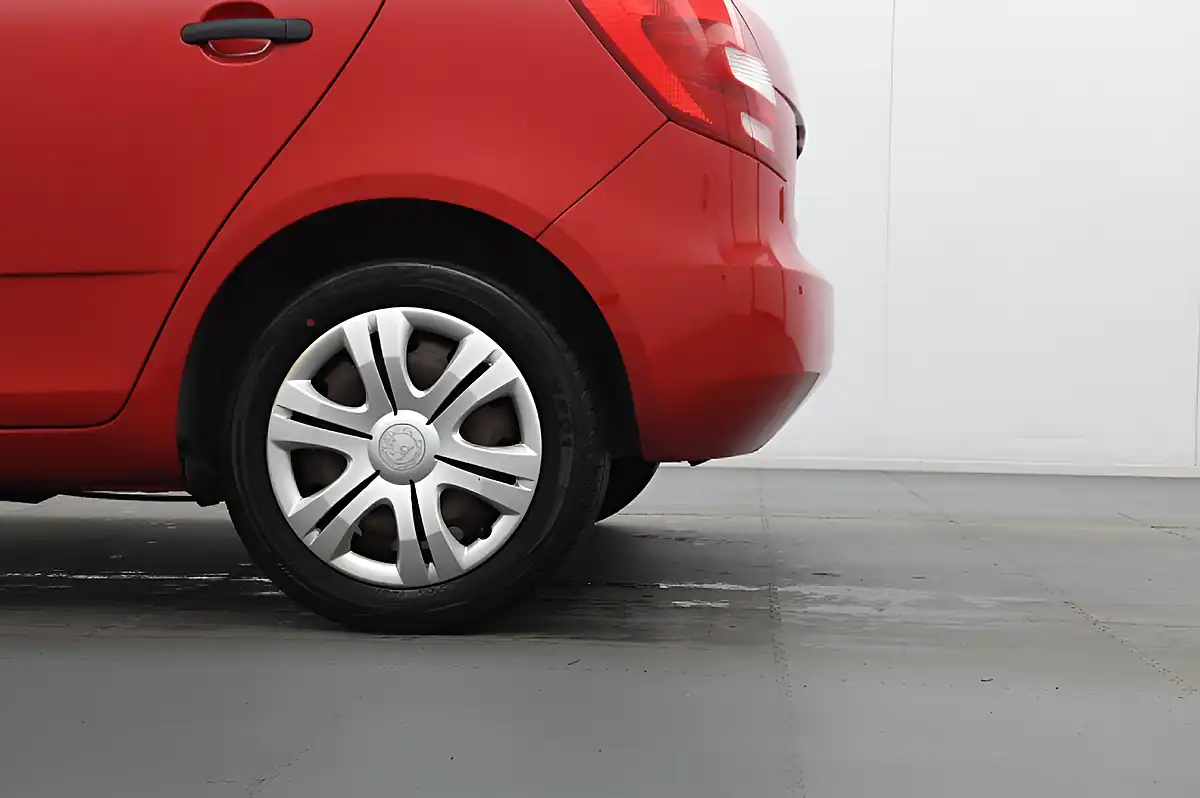 Used 2012 Skoda Fabia S Red - Interior and Exterior details 10
