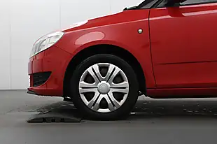 Used 2012 Skoda Fabia S Red - Interior and Exterior details 8