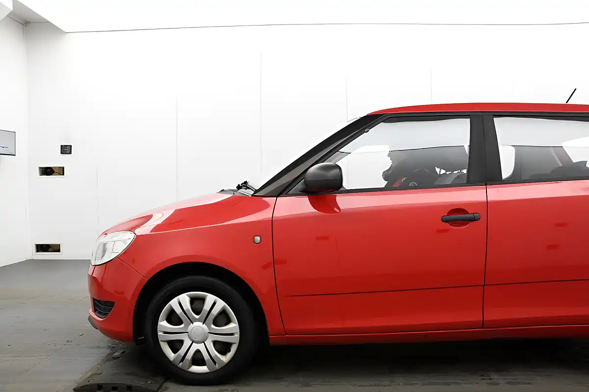 Used 2012 Skoda Fabia S Red - Interior and Exterior details 9