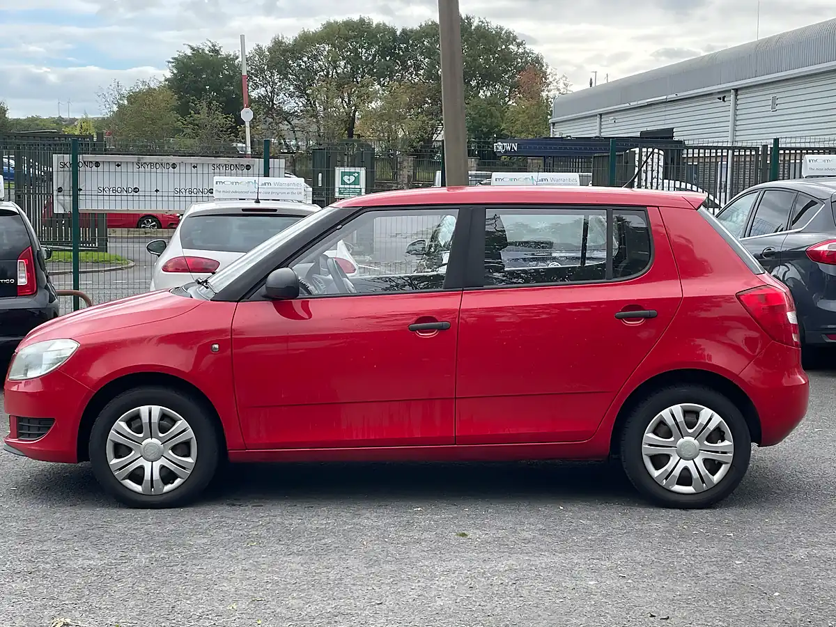 Used 2012 Skoda Fabia S Red - Interior and Exterior details 6