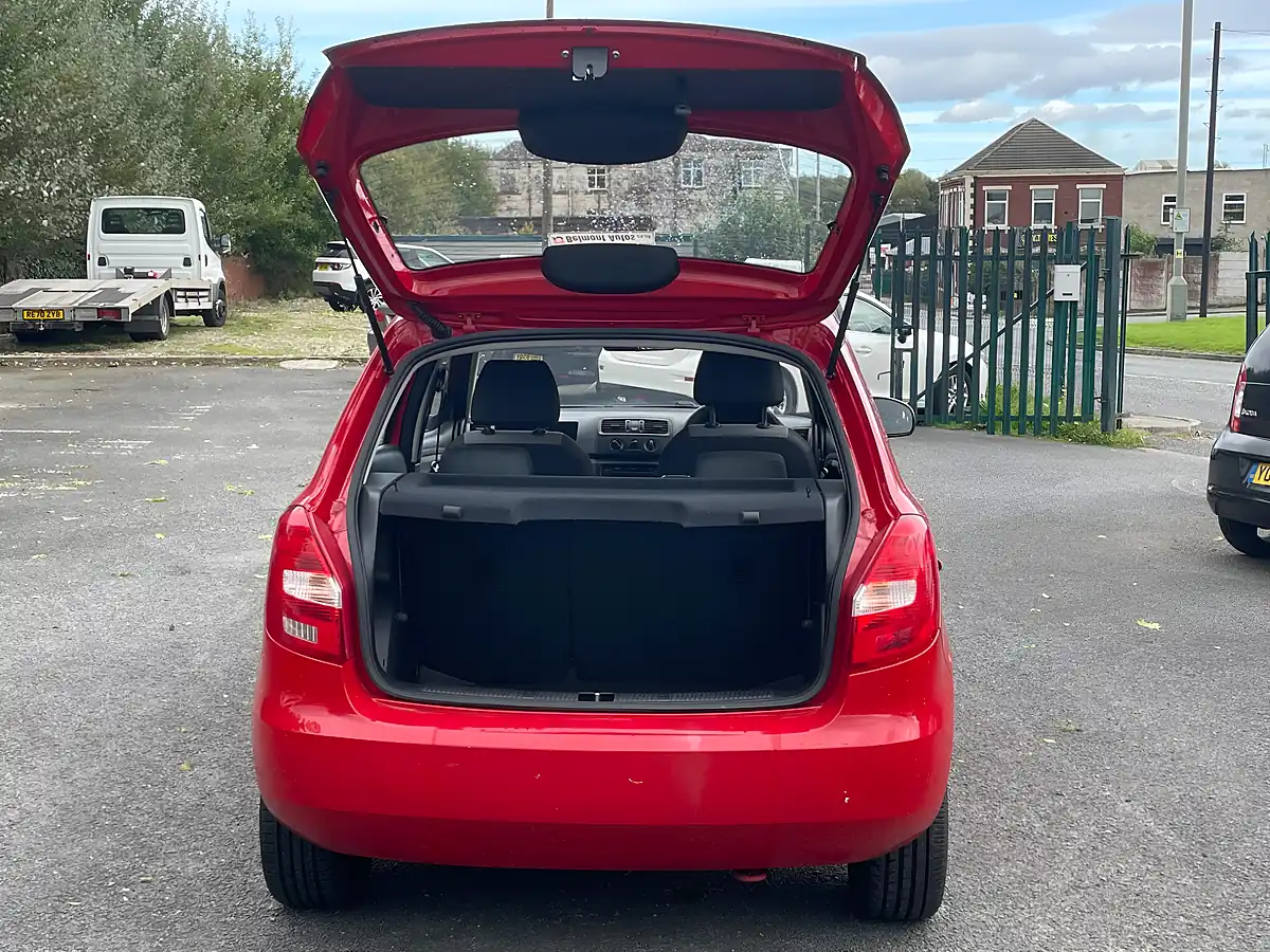 Used 2012 Skoda Fabia S Red - Interior and Exterior details 9