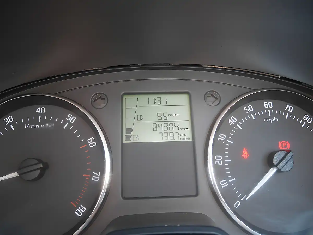 Used 2012 Skoda Fabia Se Corrida Red - Interior and Exterior details 15