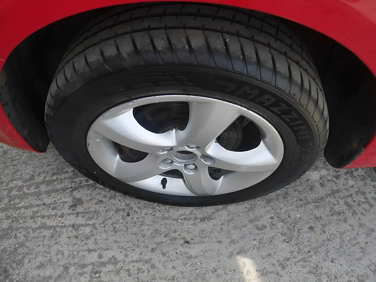 Used 2012 Skoda Fabia Se Corrida Red - Interior and Exterior details 19