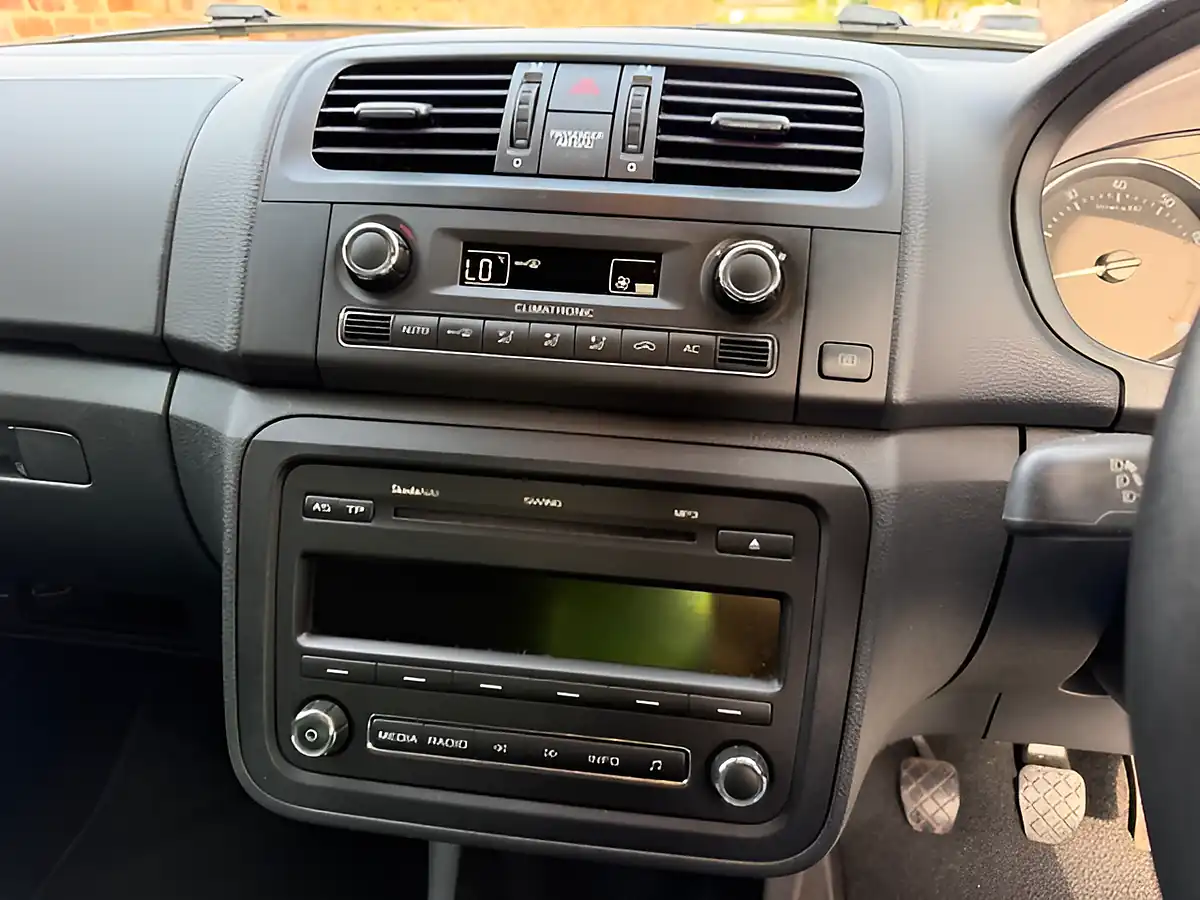 Used 2012 Skoda Fabia Se Plus White - Interior and Exterior details 10
