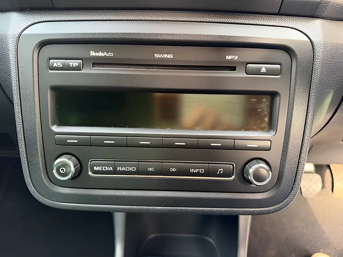 Used 2012 Skoda Fabia Se Plus White - Interior and Exterior details 13
