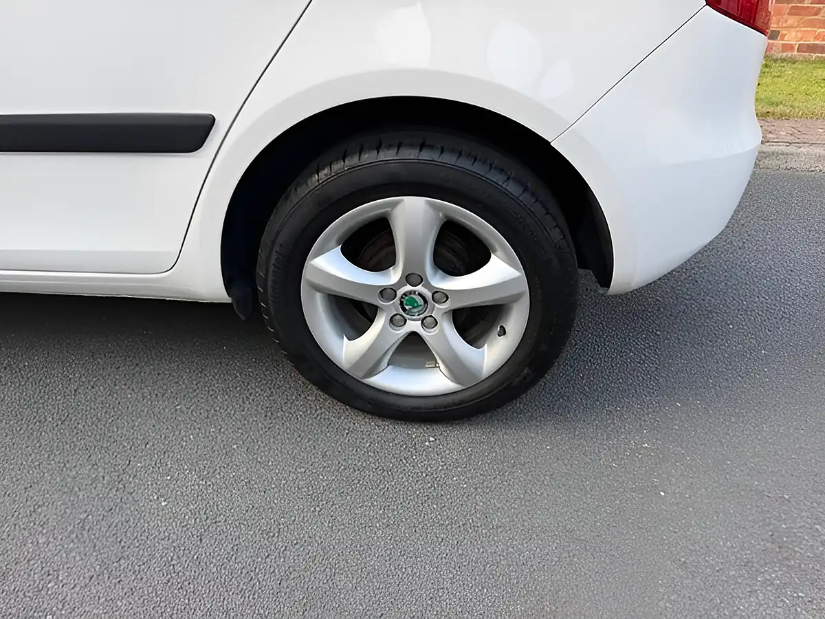 Used 2012 Skoda Fabia Se Plus White - Interior and Exterior details 19