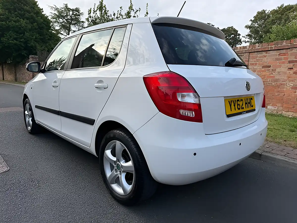 Used 2012 Skoda Fabia Se Plus White - Interior and Exterior details 5