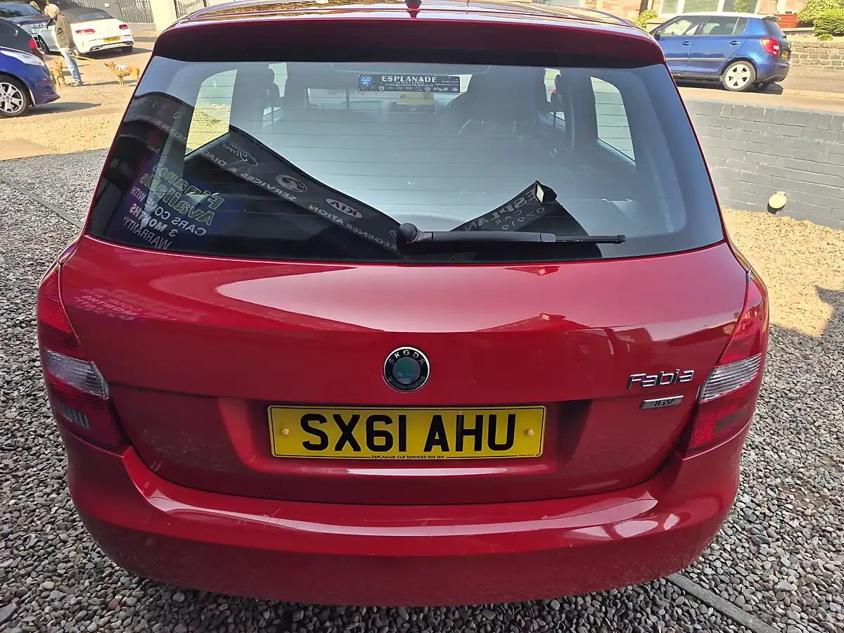 Used 2012 Skoda Fabia Se Red - Interior and Exterior details 7
