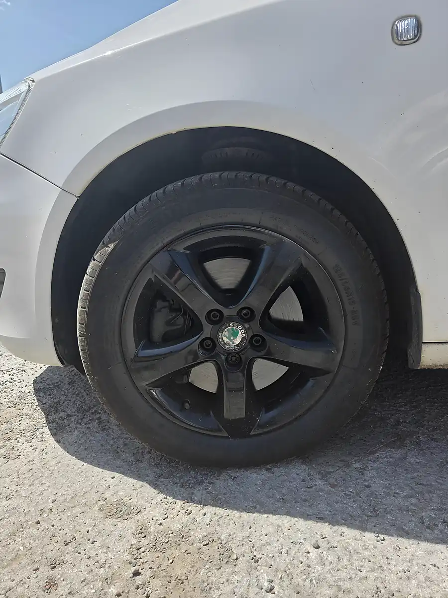 Used 2012 Skoda Fabia Se White - Interior and Exterior details 12