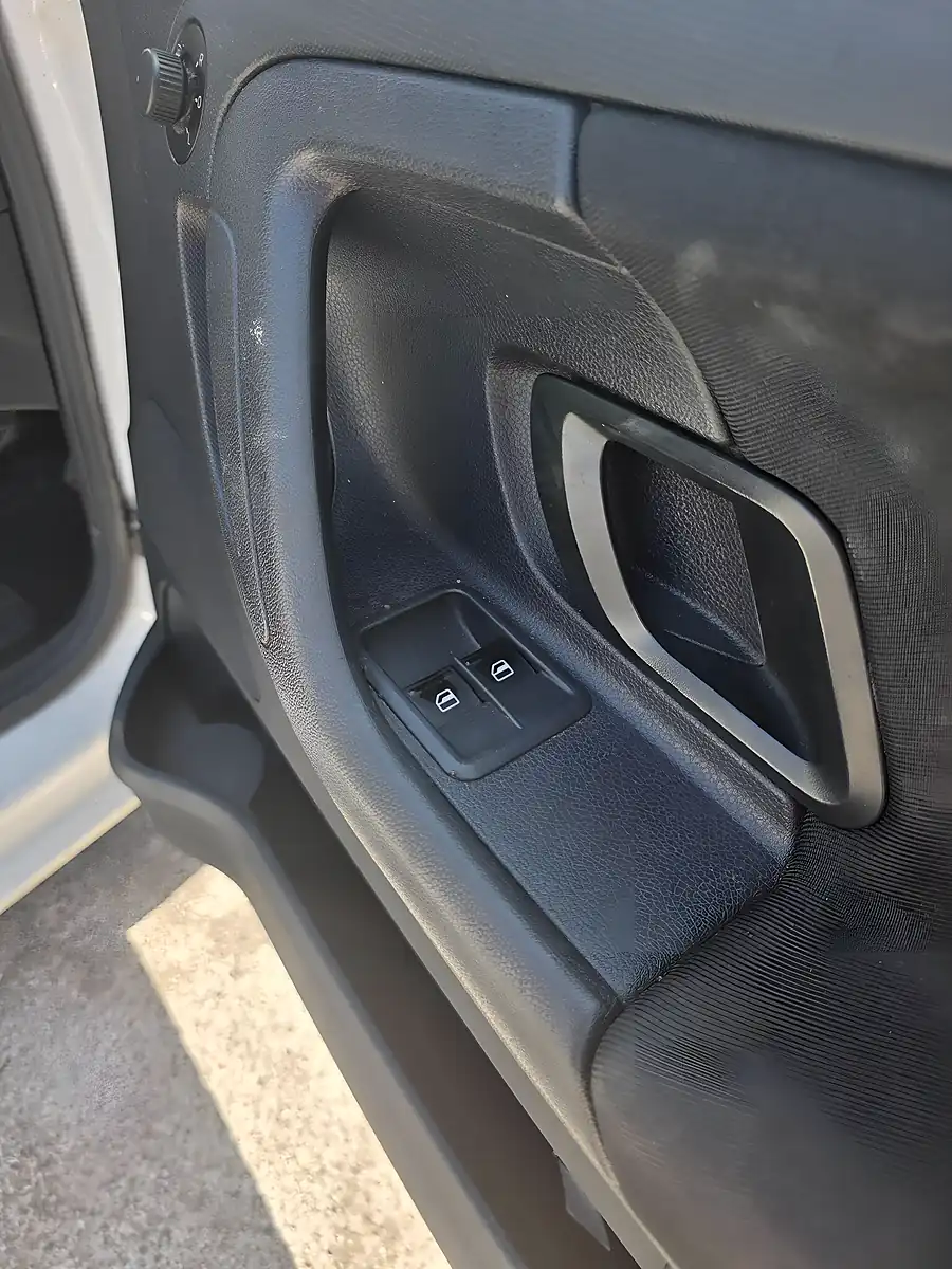 Used 2012 Skoda Fabia Se White - Interior and Exterior details 14