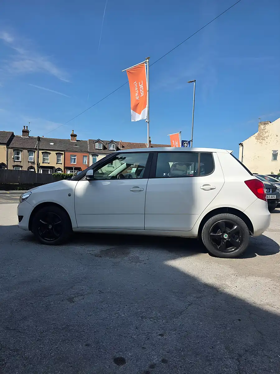 Used 2012 Skoda Fabia Se White - Interior and Exterior details 4