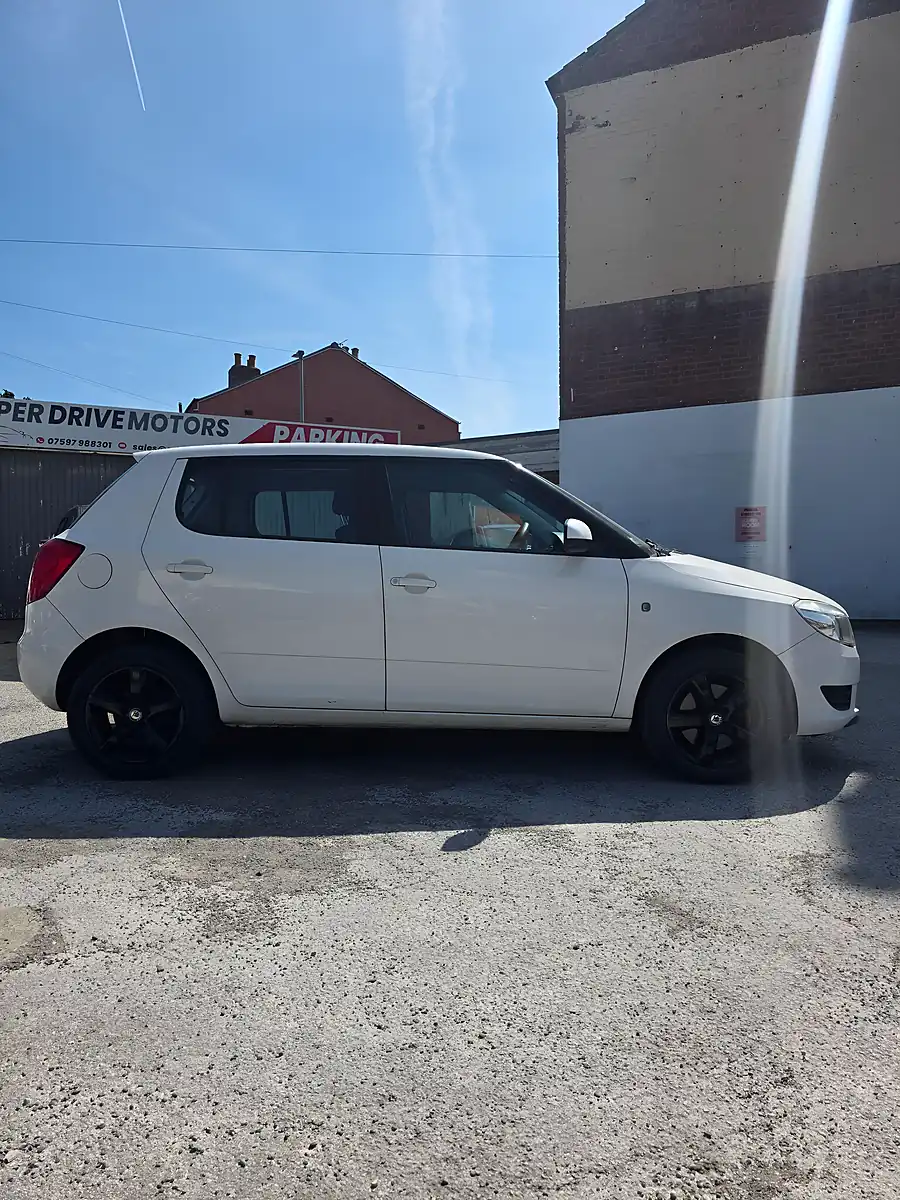 Used 2012 Skoda Fabia Se White - Interior and Exterior details 9