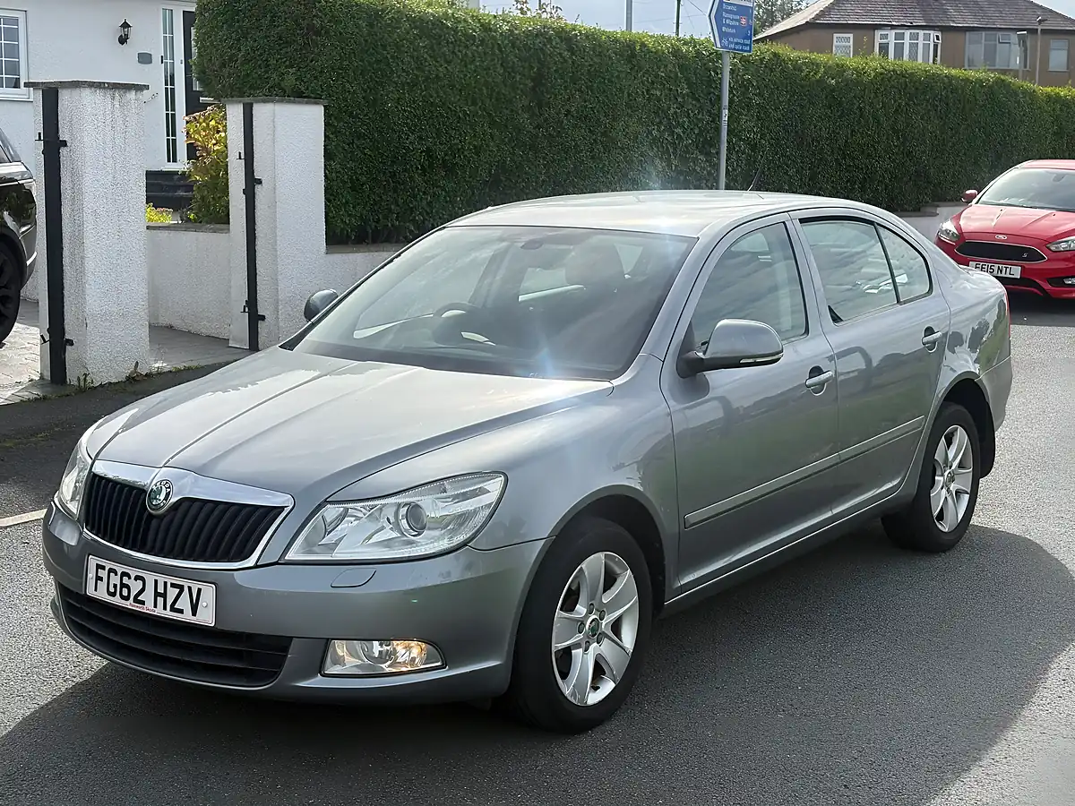 Used 2012 Skoda Octavia Elegance Grey - Front View