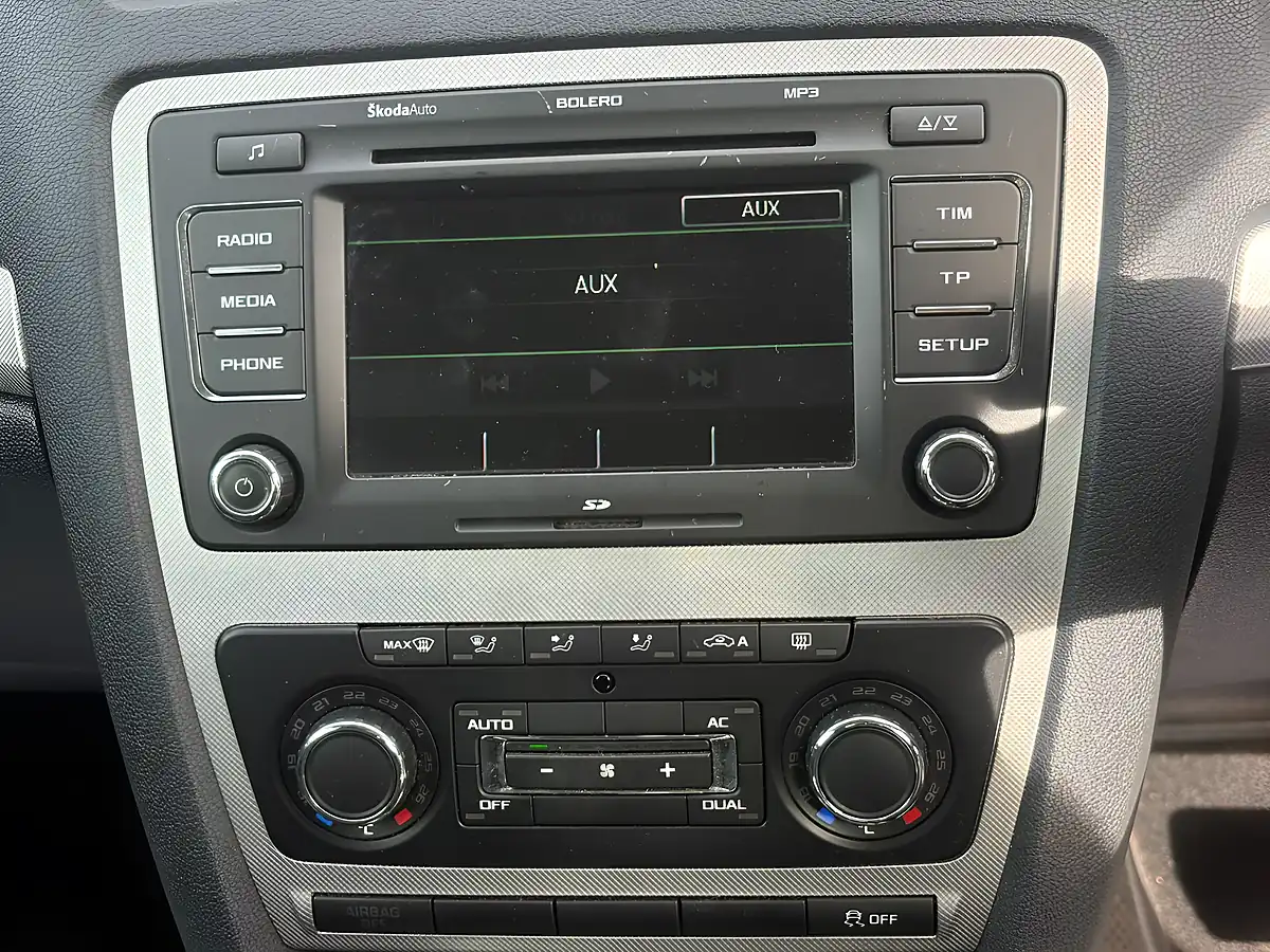 Used 2012 Skoda Octavia Elegance Grey - Interior and Exterior details 10