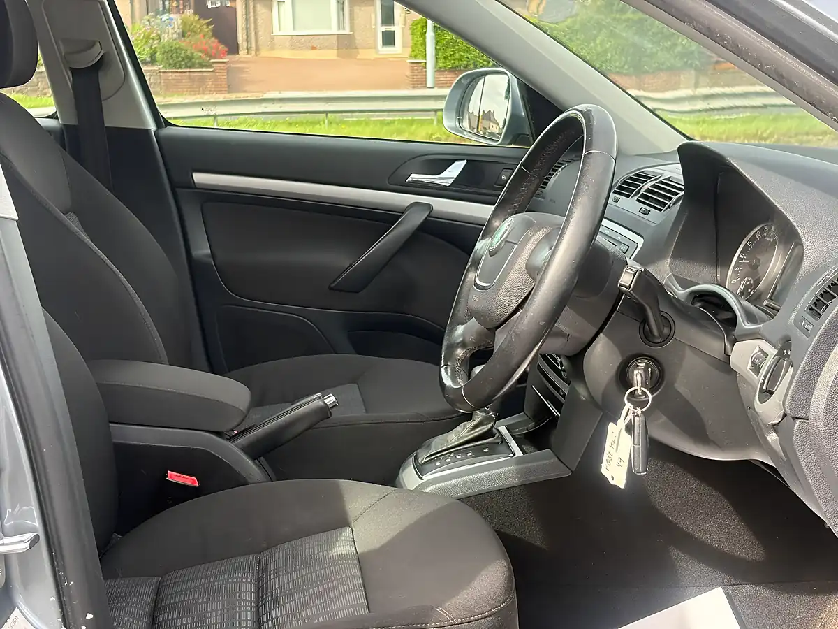 Used 2012 Skoda Octavia Elegance Grey - Interior and Exterior details 11