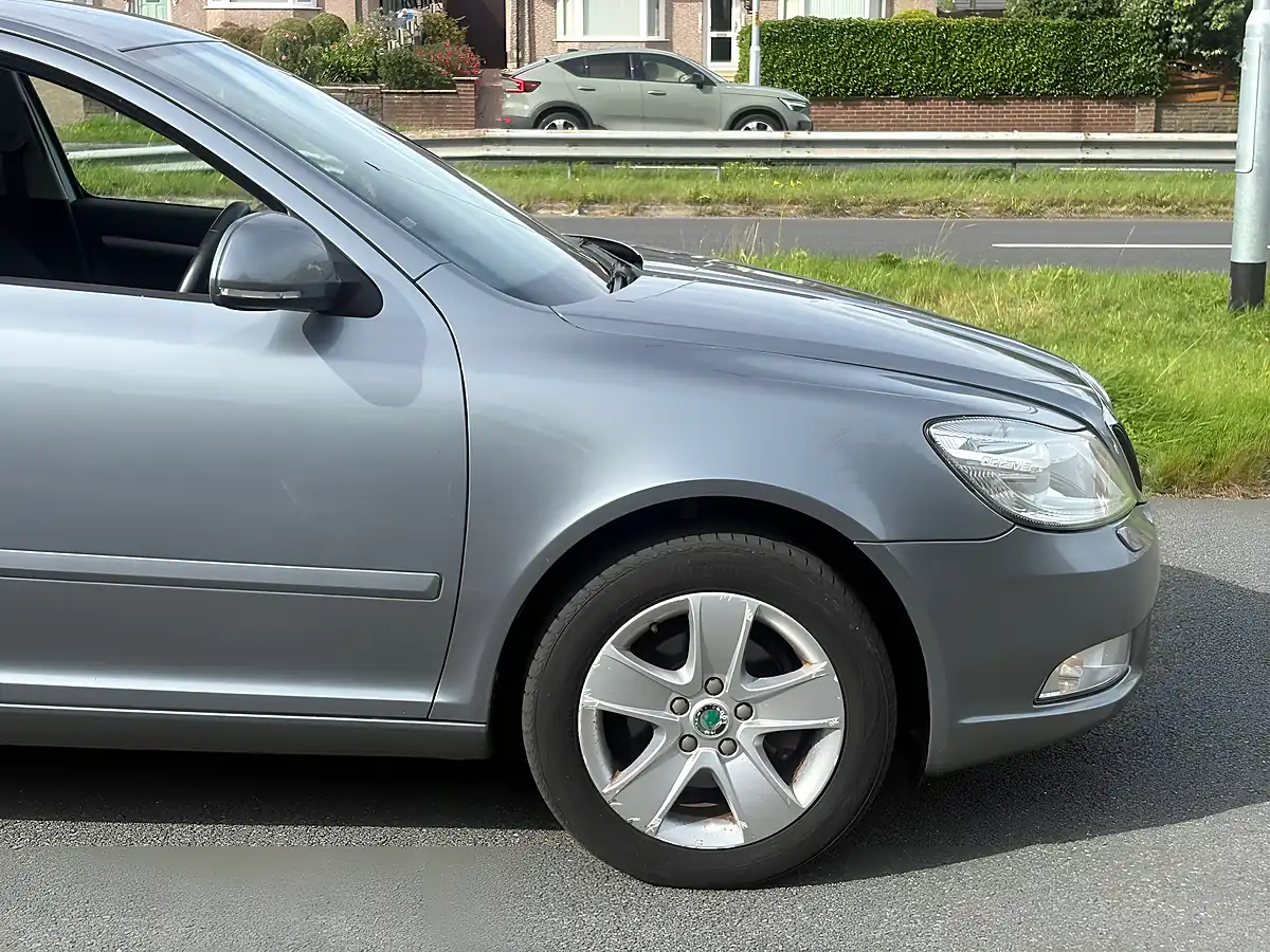 Used 2012 Skoda Octavia Elegance Grey - Interior and Exterior details 13