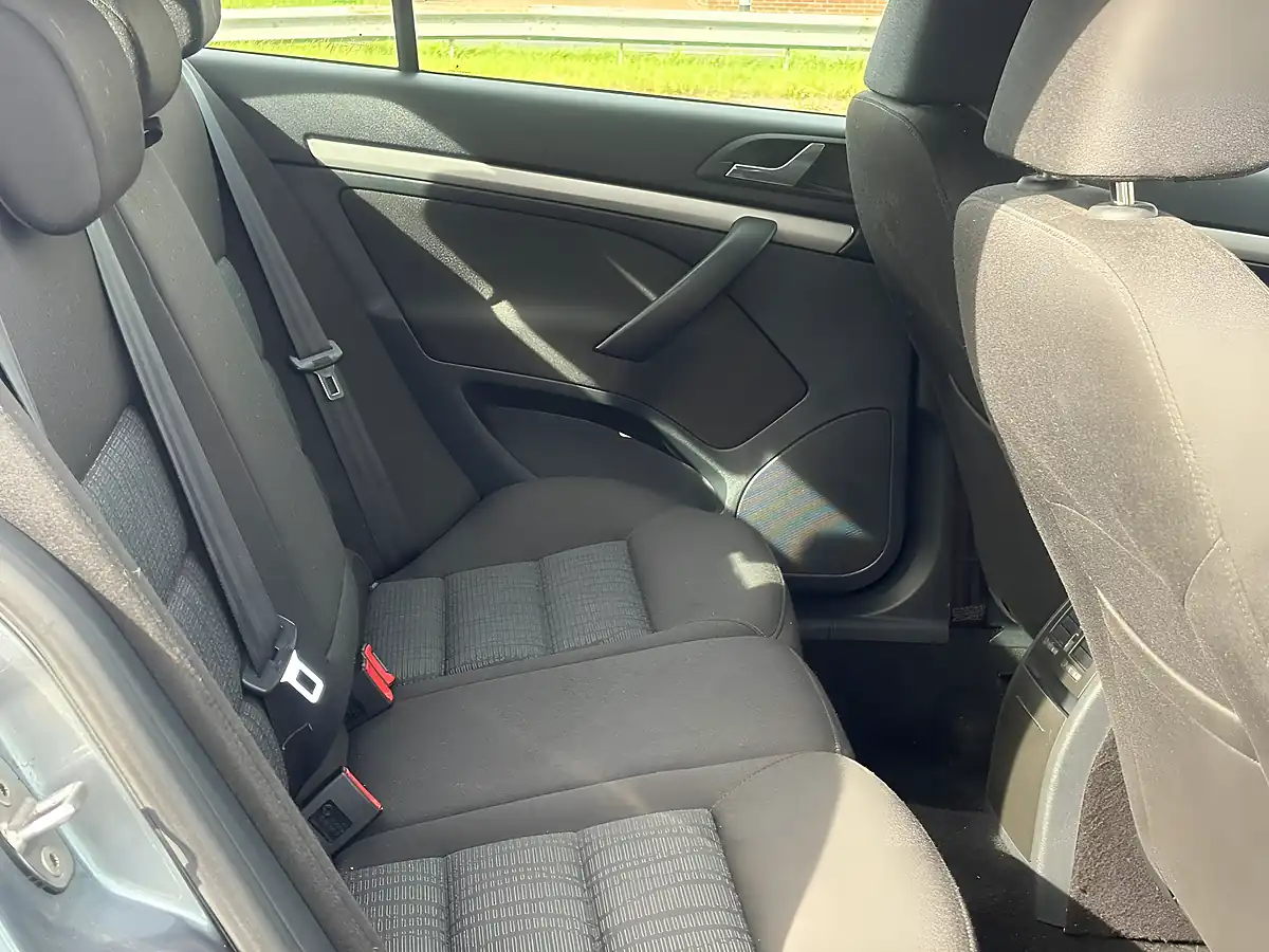Used 2012 Skoda Octavia Elegance Grey - Interior and Exterior details 3