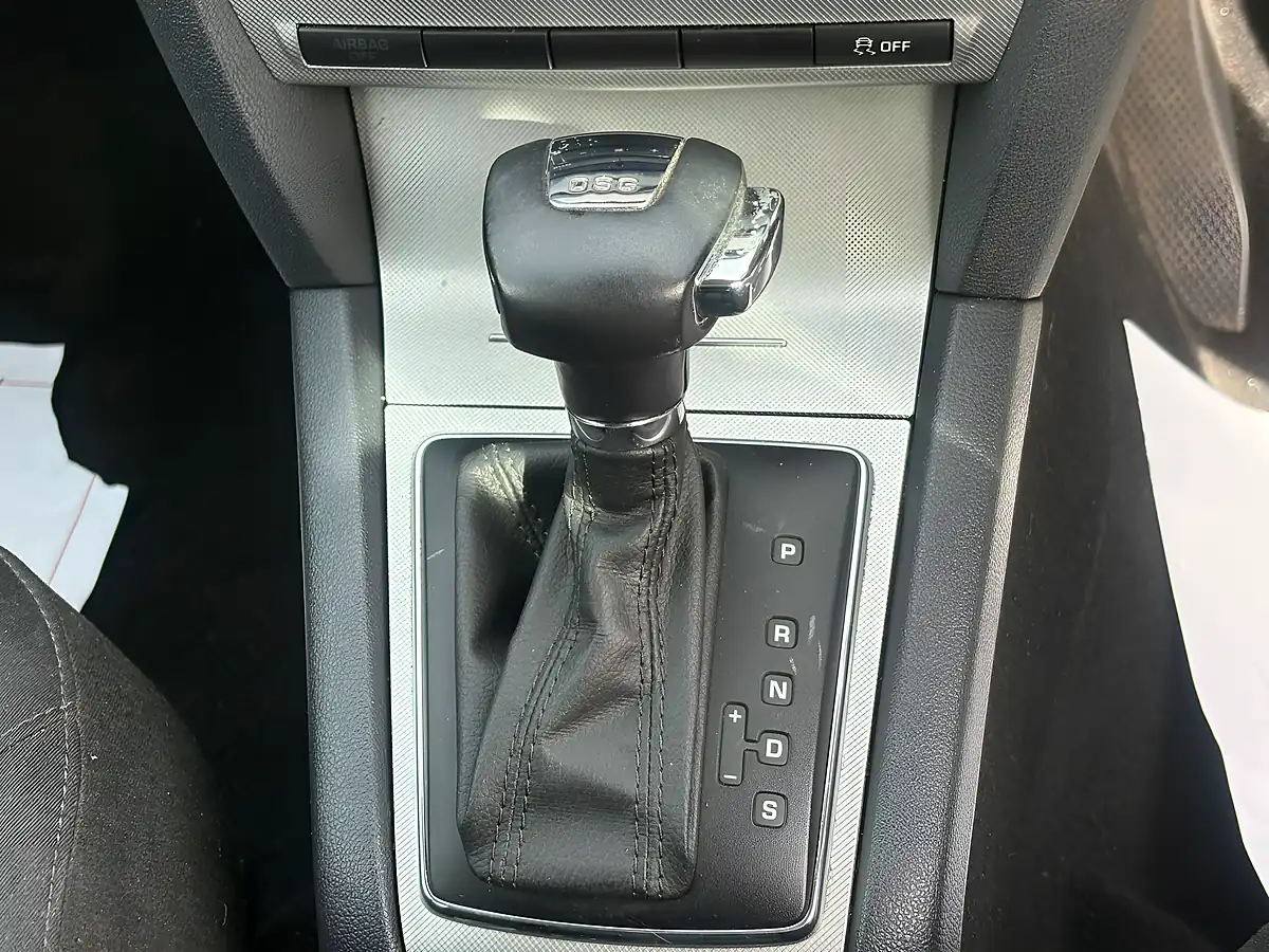 Used 2012 Skoda Octavia Elegance Grey - Interior and Exterior details 9