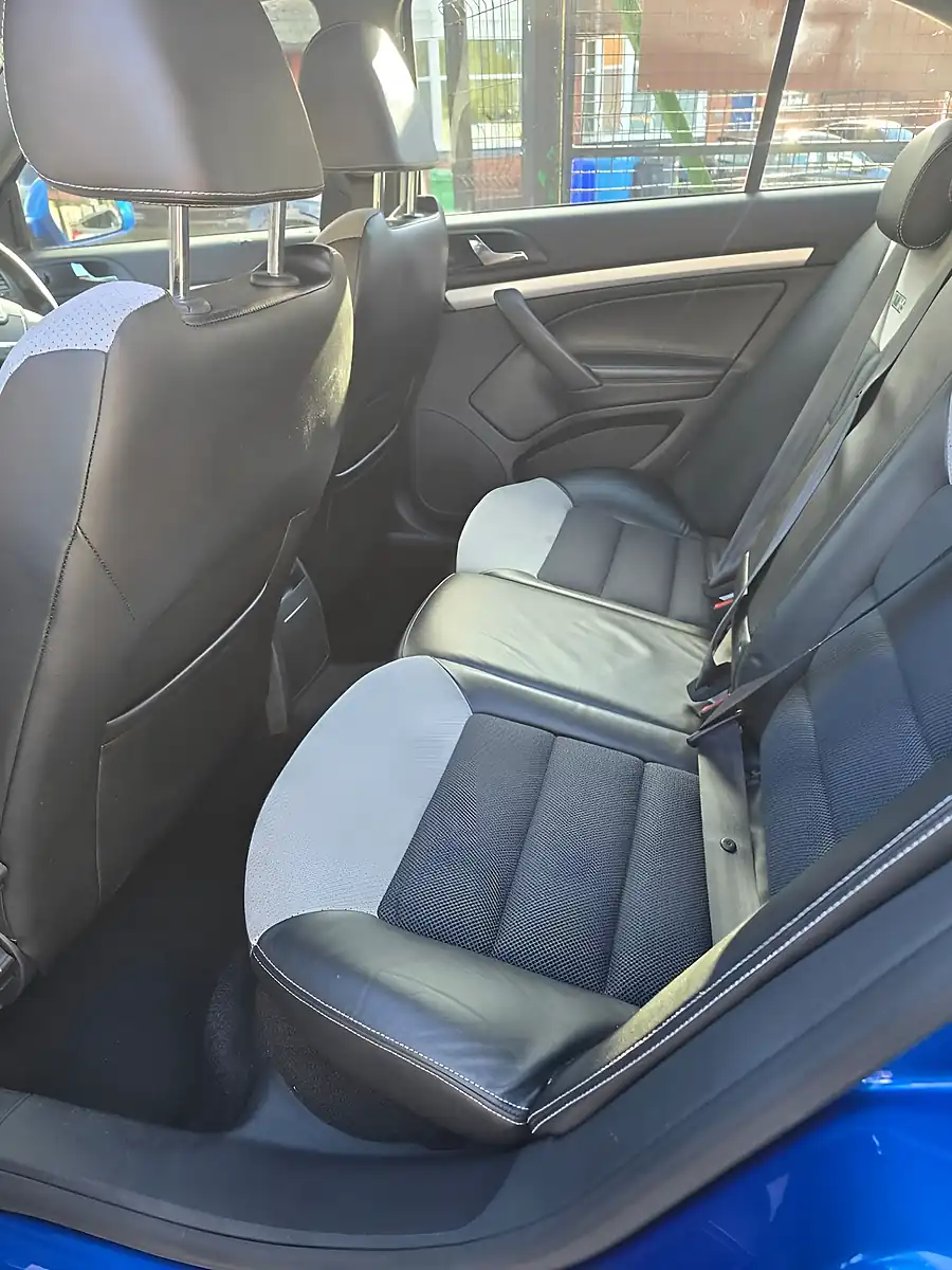 Used 2012 Skoda Octavia VRS Blue - Interior and Exterior details 16