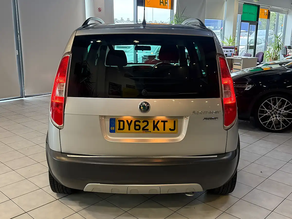 Used 2012 Skoda Roomster Scout Silver - Interior and Exterior details 10