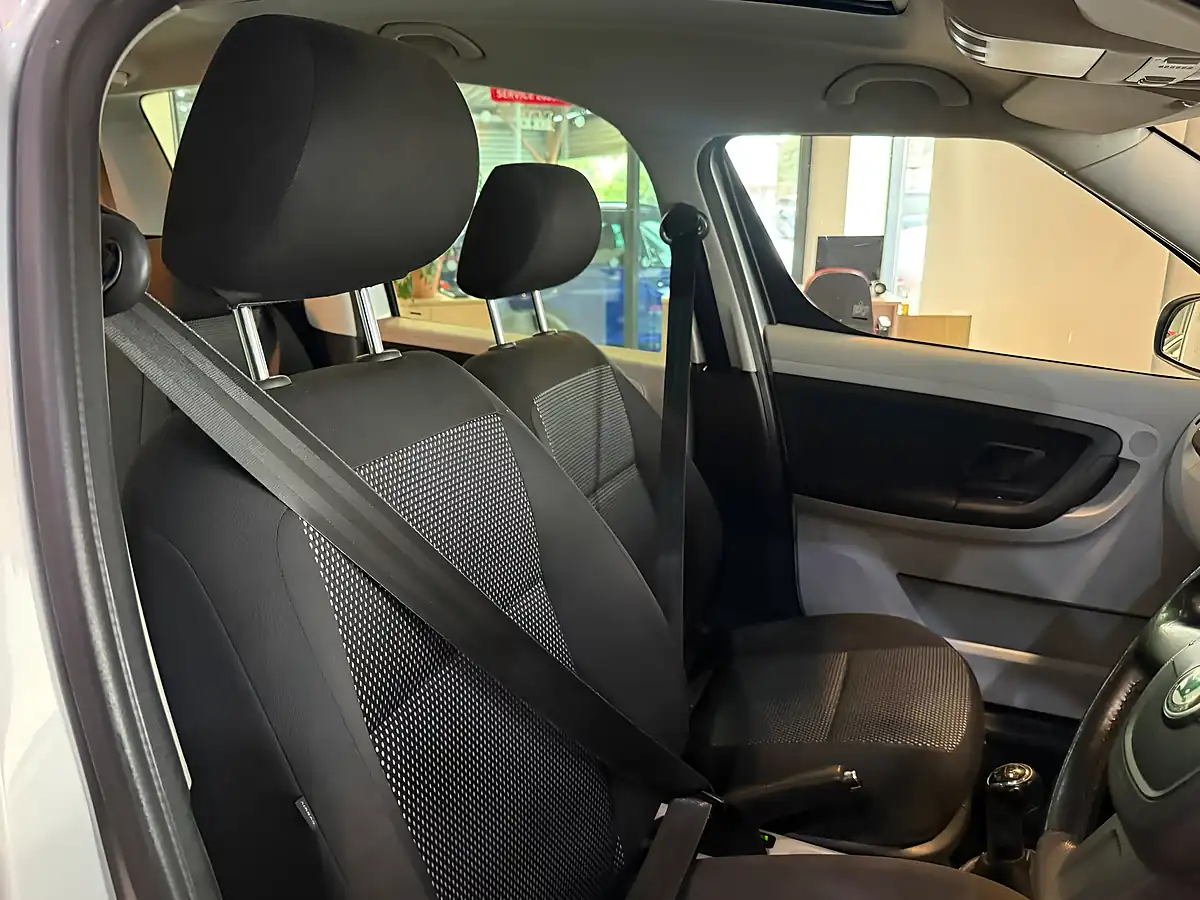 Used 2012 Skoda Roomster Scout Silver - Interior and Exterior details 15