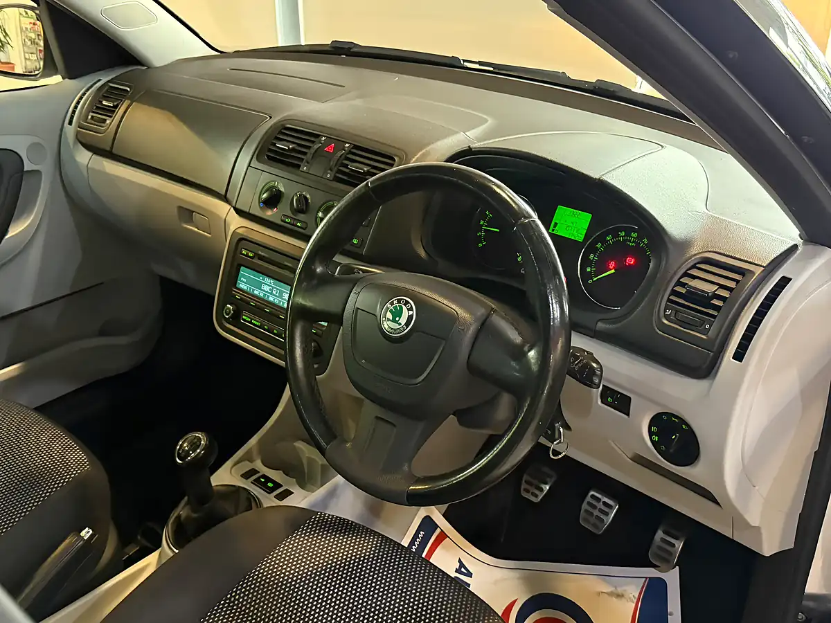Used 2012 Skoda Roomster Scout Silver - Interior and Exterior details 16