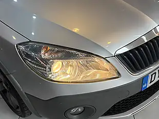 Used 2012 Skoda Roomster Scout Silver - Interior and Exterior details 3