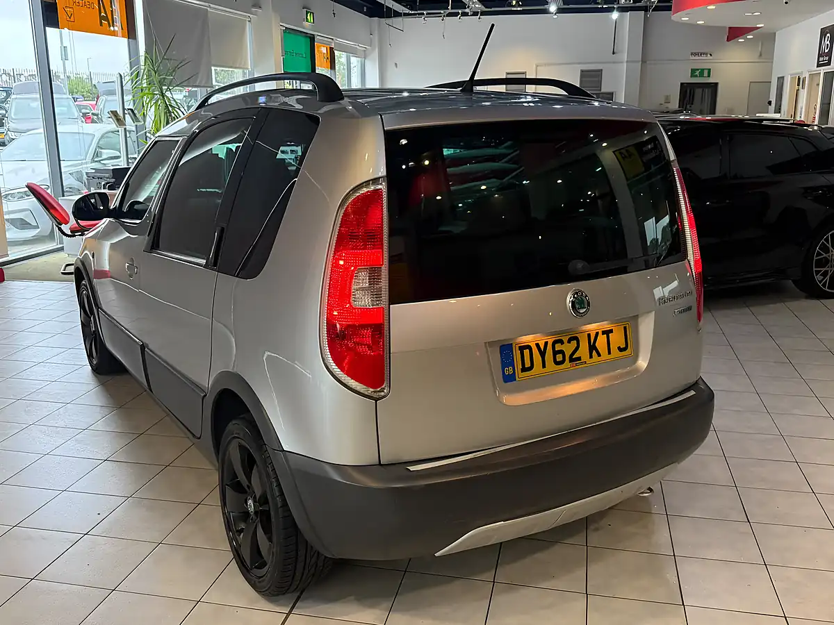 Used 2012 Skoda Roomster Scout Silver - Interior and Exterior details 8