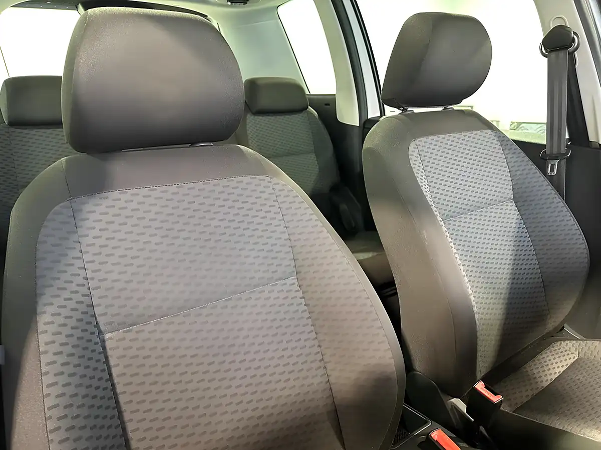 Used 2012 Skoda Roomster Se Silver - Interior and Exterior details 15