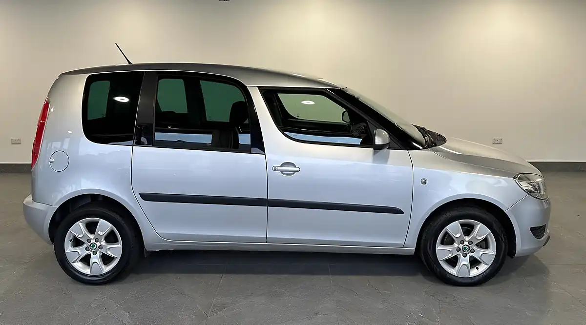 Used 2012 Skoda Roomster Se Silver - Interior and Exterior details 2