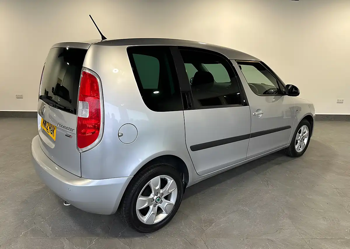 Used 2012 Skoda Roomster Se Silver - Interior and Exterior details 3