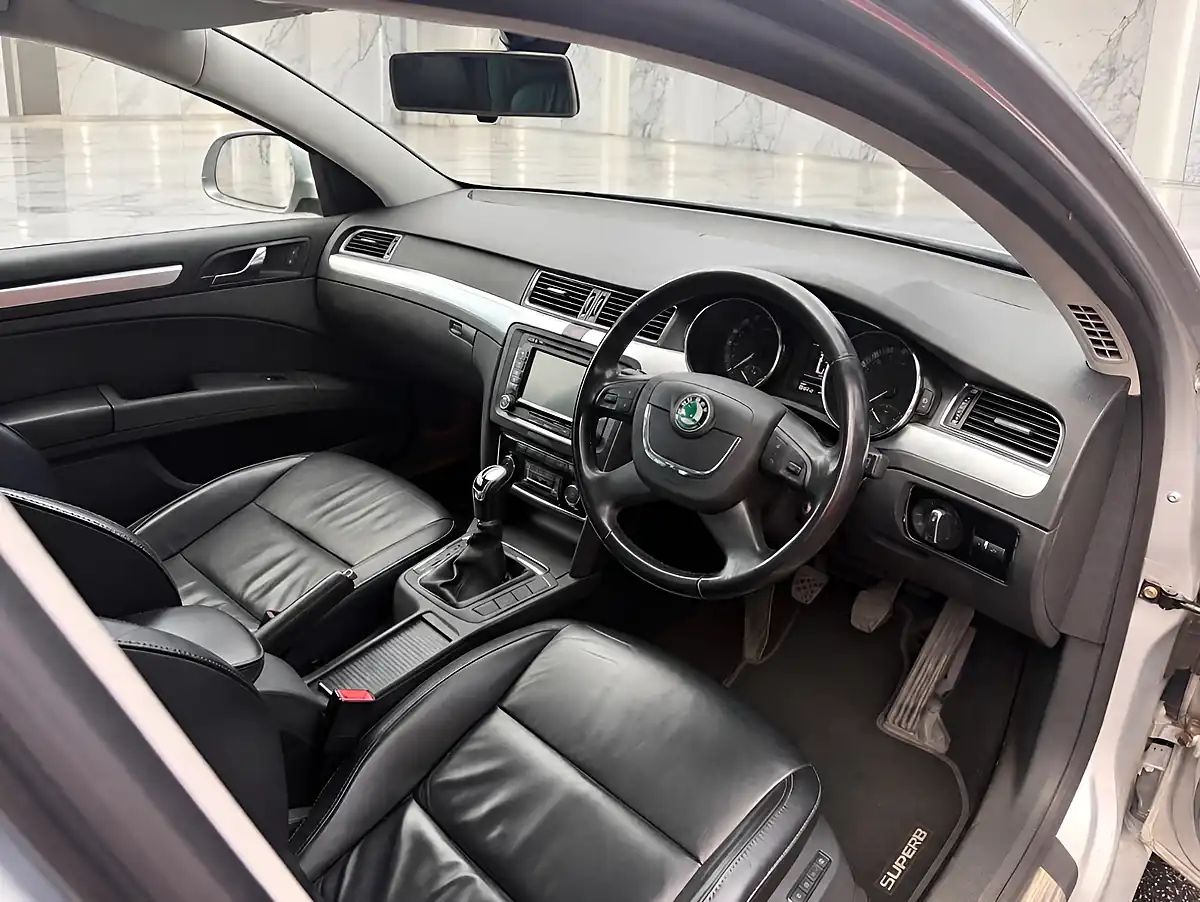 Used 2012 Skoda Superb Elegance Silver - Interior and Exterior details 10