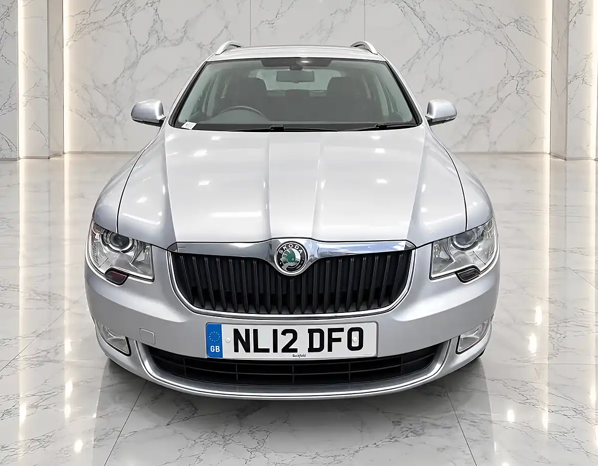 Used 2012 Skoda Superb Elegance Silver - Interior and Exterior details 2