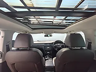 Used 2012 Skoda Superb Laurin & Klement Brown - Interior and Exterior details 16