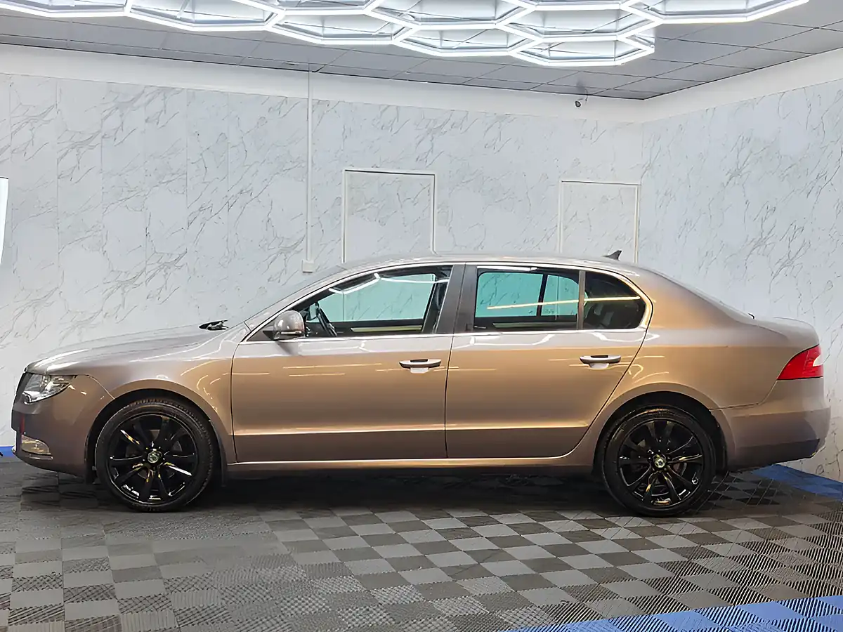 Used 2012 Skoda Superb Se Plus Purple - Interior and Exterior details 10
