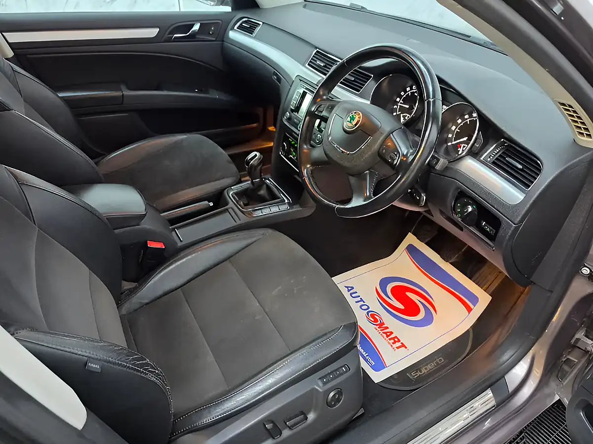 Used 2012 Skoda Superb Se Plus Purple - Interior and Exterior details 16