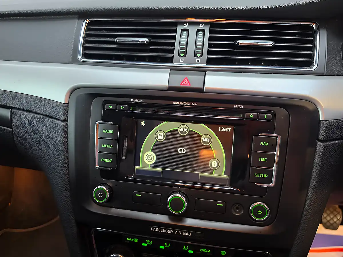 Used 2012 Skoda Superb Se Plus Purple - Interior and Exterior details 18