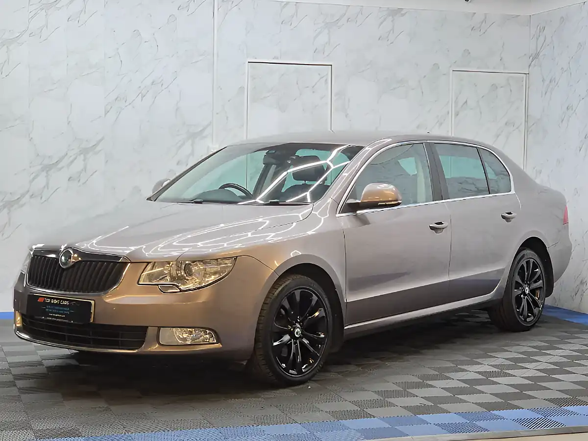 Used 2012 Skoda Superb Se Plus Purple - Interior and Exterior details 4