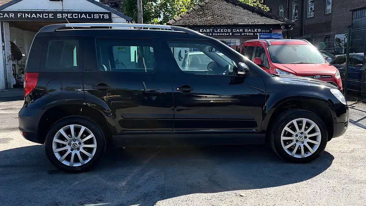 Used 2012 Skoda Yeti Elegance Black - Interior and Exterior details 3