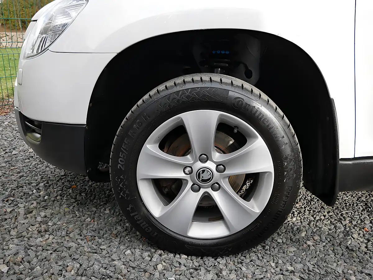 Used 2012 Skoda Yeti Greenline Ii Elegance White - Interior and Exterior details 15