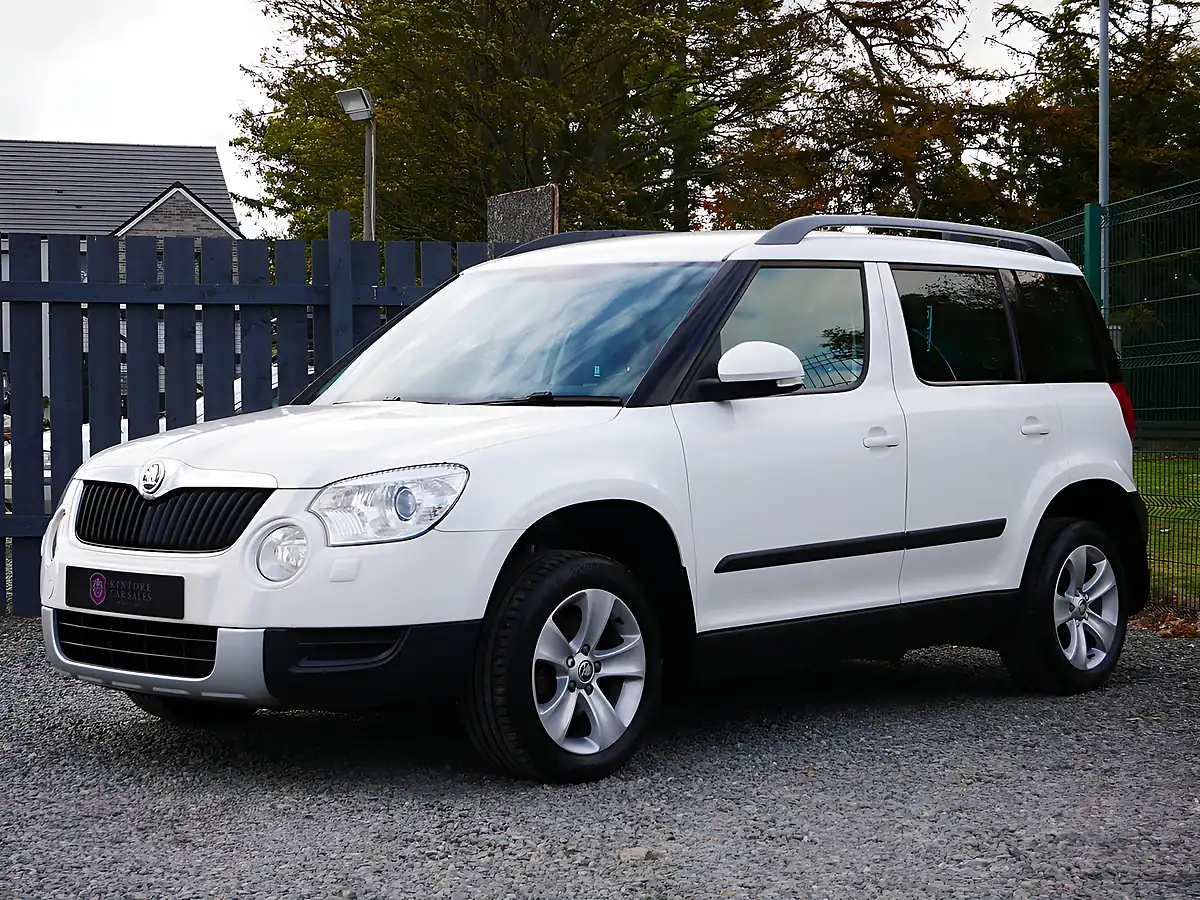 Used 2012 Skoda Yeti Greenline Ii Elegance White - Interior and Exterior details 4
