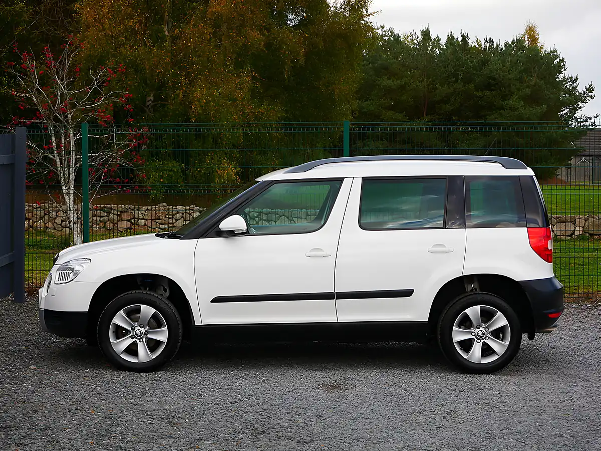Used 2012 Skoda Yeti Greenline Ii Elegance White - Interior and Exterior details 6
