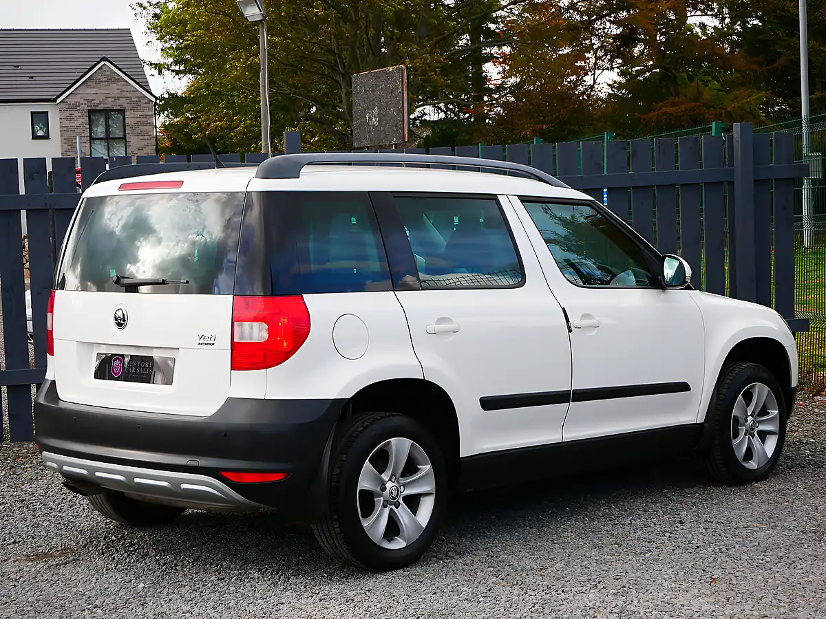 Used 2012 Skoda Yeti Greenline Ii Elegance White - Interior and Exterior details 9