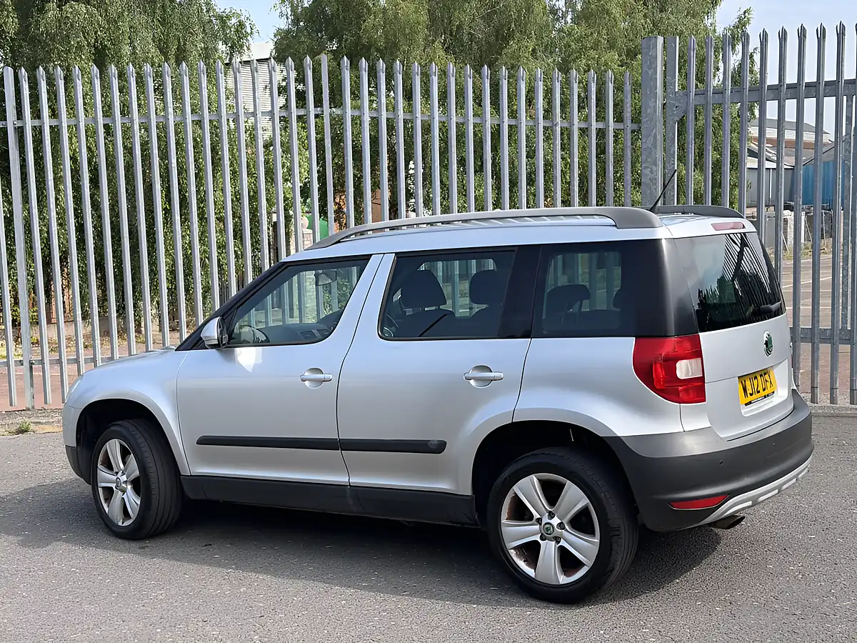 Used 2012 Skoda Yeti Se Silver - Interior and Exterior details 3