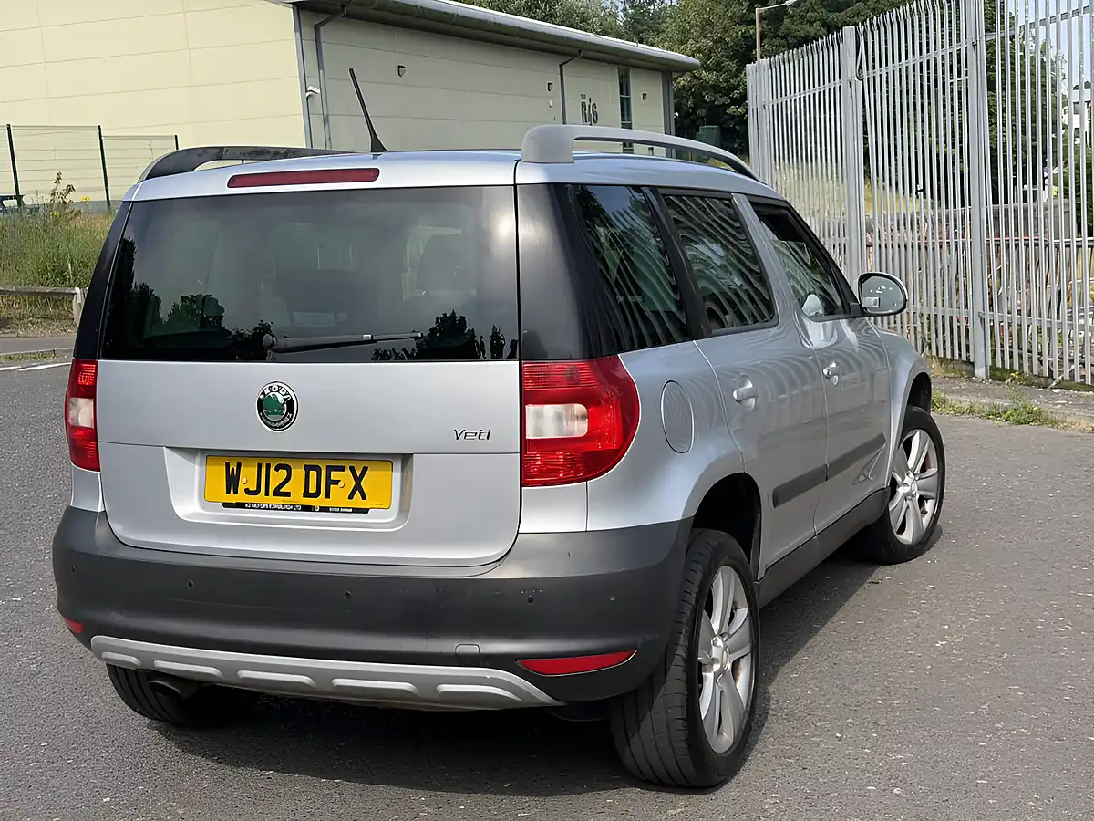 Used 2012 Skoda Yeti Se Silver - Interior and Exterior details 4